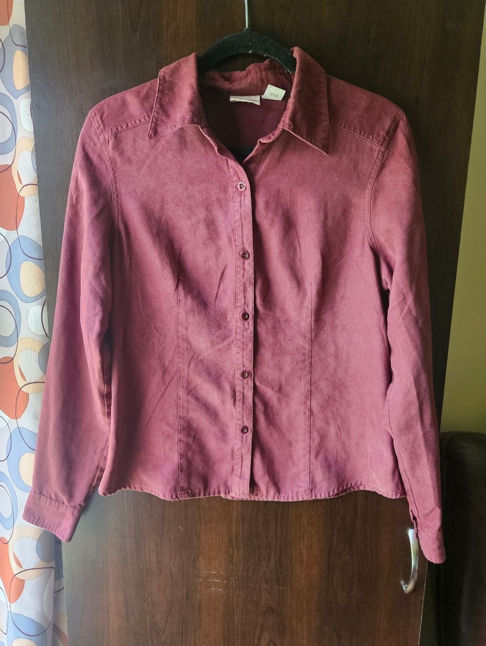 St. John's Bay Button-Down Shirt in Burgandy Size Medium